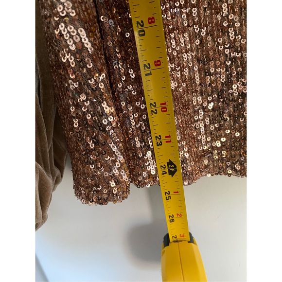 Cable & Gauge Sequins/ Velvet V Neck Top Sz M - Picture 8 of 10